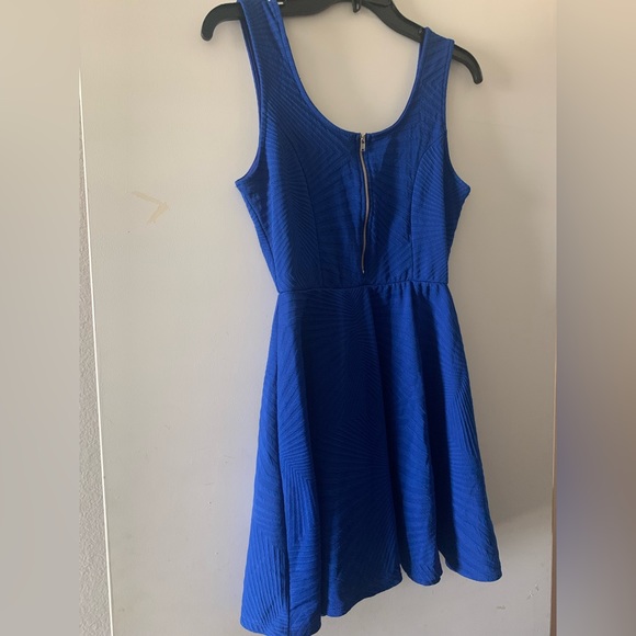 Dress - Picture 1 of 2